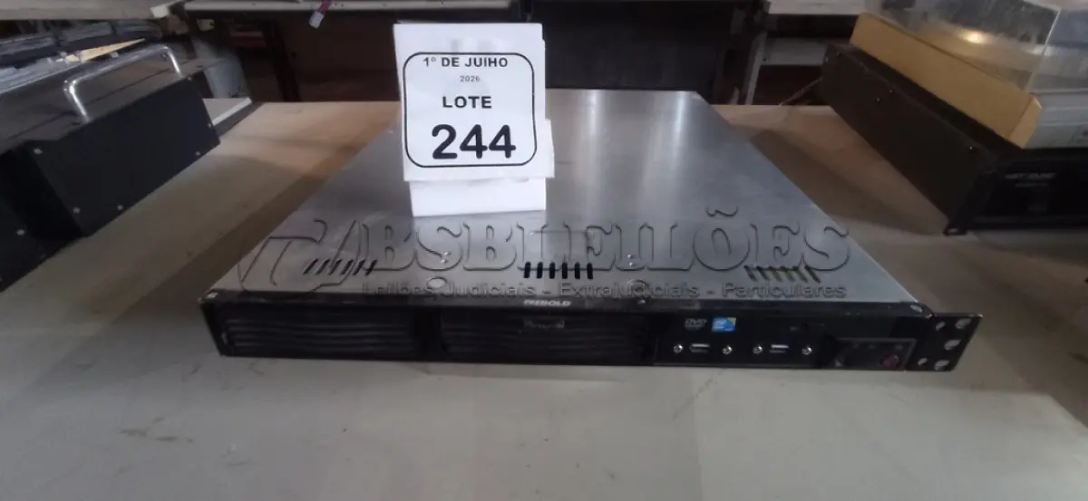LOTE 244 - 01 SERVIDOR RACK MARCA DIEBOLD. (NO ESTADO) ATENÇÃO! FAZER A VISITAÇÃO ANTES DE ARREMATAR, NÃO SABEMOS SE FUNCIONA, LEILÃO NÃO TEM GARANTIA E NEM DEVOLUÇÃO, SUJEITO A POSSÍVEIS AVARIAS VISÍVEIS/OCULTAS E/OU AUSÊNCIA DE COMPONENTES.