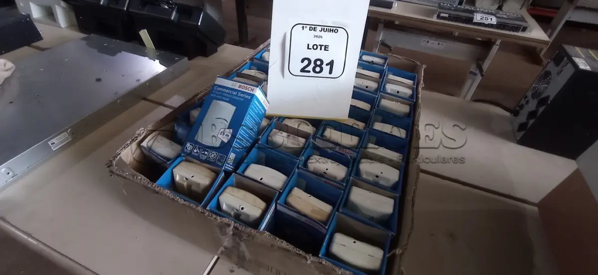 LOTE 281 - 40 DETECTORES DE MOVIMENTO MARCA BOSCH. (NO ESTADO) ATENÇÃO! FAZER A VISITAÇÃO ANTES DE ARREMATAR, NÃO SABEMOS SE FUNCIONA, LEILÃO NÃO TEM GARANTIA E NEM DEVOLUÇÃO, SUJEITO A POSSÍVEIS AVARIAS VISÍVEIS/OCULTAS E/OU AUSÊNCIA DE COMPONENTES.
