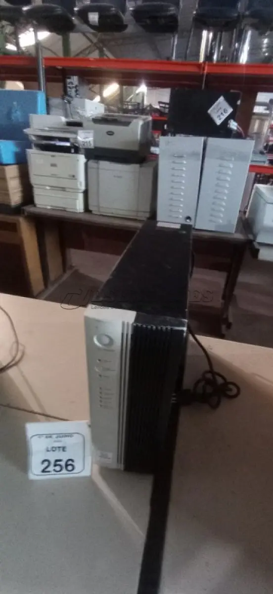 LOTE 256 - 01 NOBREAK DE 2KVA MARCA LACERDA. (NO ESTADO) ATENÇÃO! FAZER A VISITAÇÃO ANTES DE ARREMATAR, NÃO SABEMOS SE FUNCIONA, LEILÃO NÃO TEM GARANTIA E NEM DEVOLUÇÃO, SUJEITO A POSSÍVEIS AVARIAS VISÍVEIS/OCULTAS E/OU AUSÊNCIA DE COMPONENTES.