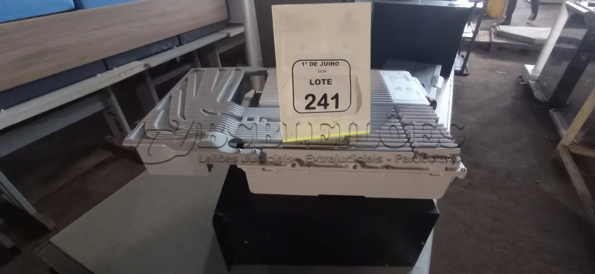 LOTE 241 - 01 UNIDADE DE RÁDIO REMOTA MODELO RRUS 01 B1 MARCA ERICSSON E 01 PABX ISION IP MARCA LEUCOTRON. (NO ESTADO) ATENÇÃO! FAZER A VISITAÇÃO ANTES DE ARREMATAR, NÃO SABEMOS SE FUNCIONA, LEILÃO NÃO TEM GARANTIA E NEM DEVOLUÇÃO, SUJEITO A POSSÍVEIS AVARIAS VISÍVEIS/OCULTAS E/OU AUSÊNCIA DE COMPONENTES.