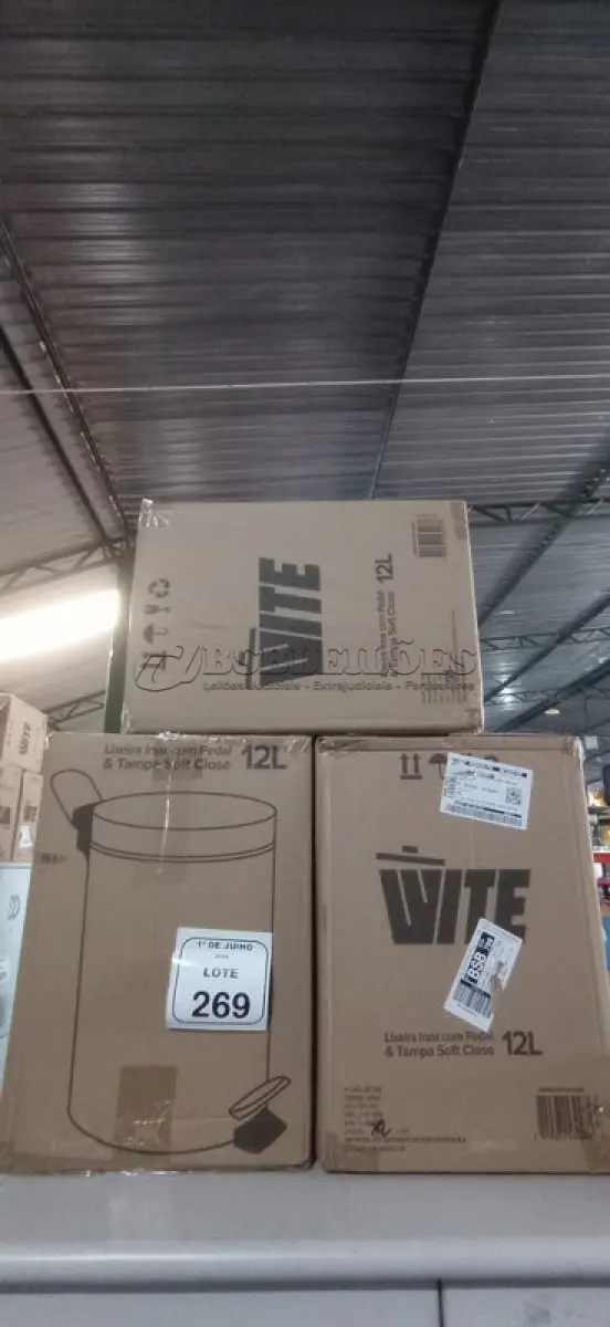 LOTE 269 - 03 LIXEIRAS EM INOX COM PEDAL SEM TAMPA. (NO ESTADO) ATENÇÃO! FAZER A VISITAÇÃO ANTES DE ARREMATAR, NÃO SABEMOS SE FUNCIONA, LEILÃO NÃO TEM GARANTIA E NEM DEVOLUÇÃO, SUJEITO A POSSÍVEIS AVARIAS VISÍVEIS/OCULTAS E/OU AUSÊNCIA DE COMPONENTES.
