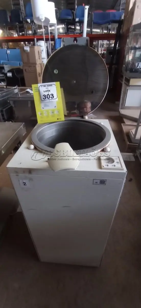 LOTE 303 - 01 AUTOCLAVE LABORATORIAL. (NO ESTADO) ATENÇÃO! FAZER A VISITAÇÃO ANTES DE ARREMATAR, NÃO SABEMOS SE FUNCIONA, LEILÃO NÃO TEM GARANTIA E NEM DEVOLUÇÃO, SUJEITO A POSSÍVEIS AVARIAS VISÍVEIS/OCULTAS E/OU AUSÊNCIA DE COMPONENTES.