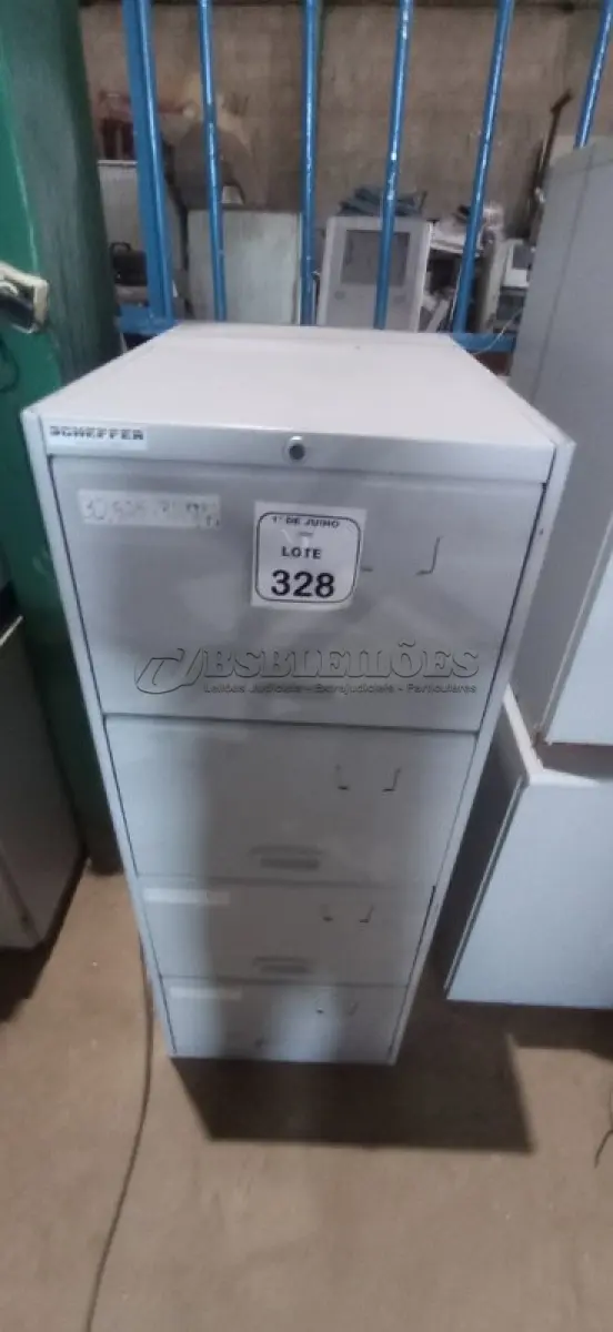 LOTE 328 - 01 ARQUIVO DE AÇO COM 04 GAVETAS. (NO ESTADO) ATENÇÃO! FAZER A VISITAÇÃO ANTES DE ARREMATAR, NÃO SABEMOS SE FUNCIONA, LEILÃO NÃO TEM GARANTIA E NEM DEVOLUÇÃO, SUJEITO A POSSÍVEIS AVARIAS VISÍVEIS/OCULTAS E/OU AUSÊNCIA DE COMPONENTES.