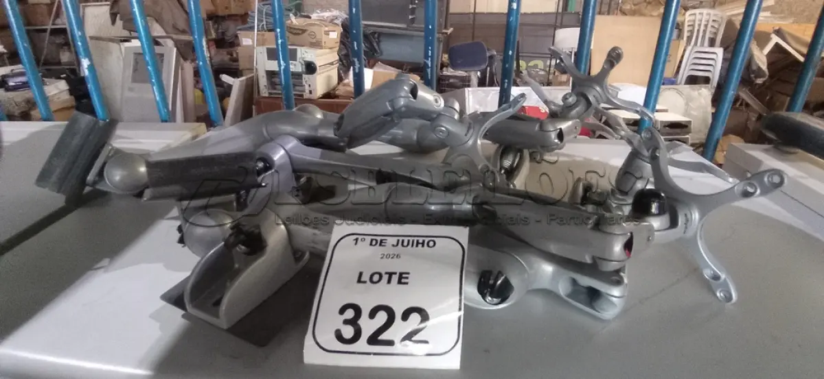 LOTE 322 - 05 SUPORTES DE MONITORES PARA PAREDE. (NO ESTADO) ATENÇÃO! FAZER A VISITAÇÃO ANTES DE ARREMATAR, NÃO SABEMOS SE FUNCIONA, LEILÃO NÃO TEM GARANTIA E NEM DEVOLUÇÃO, SUJEITO A POSSÍVEIS AVARIAS VISÍVEIS/OCULTAS E/OU AUSÊNCIA DE COMPONENTES.