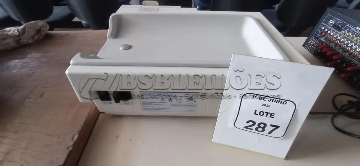 LOTE 287 - 01 APARELHO DE DIÁLISE PERITONEAL MARCA BAXTER. (NO ESTADO) ATENÇÃO! FAZER A VISITAÇÃO ANTES DE ARREMATAR, NÃO SABEMOS SE FUNCIONA, LEILÃO NÃO TEM GARANTIA E NEM DEVOLUÇÃO, SUJEITO A POSSÍVEIS AVARIAS VISÍVEIS/OCULTAS E/OU AUSÊNCIA DE COMPONENTES.