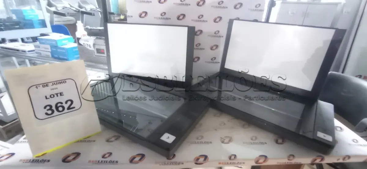 LOTE 362 - 02 SCANNERS DE MESA MARCA KODAK. (NO ESTADO) ATENÇÃO! FAZER A VISITAÇÃO ANTES DE ARREMATAR, NÃO SABEMOS SE FUNCIONA, LEILÃO NÃO TEM GARANTIA E NEM DEVOLUÇÃO, SUJEITO A POSSÍVEIS AVARIAS VISÍVEIS/OCULTAS E/OU AUSÊNCIA DE COMPONENTES.