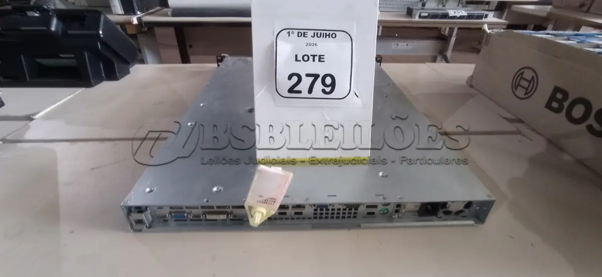 LOTE 279 - 01 SERVIDOR RACK MARCA DIEBOLD. (NO ESTADO) ATENÇÃO! FAZER A VISITAÇÃO ANTES DE ARREMATAR, NÃO SABEMOS SE FUNCIONA, LEILÃO NÃO TEM GARANTIA E NEM DEVOLUÇÃO, SUJEITO A POSSÍVEIS AVARIAS VISÍVEIS/OCULTAS E/OU AUSÊNCIA DE COMPONENTES.