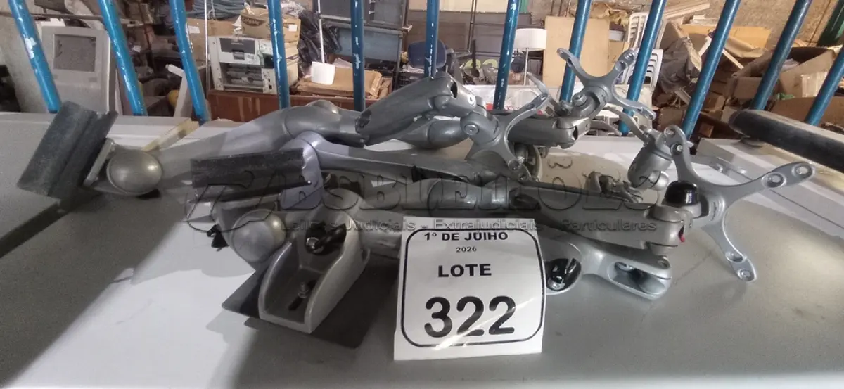 LOTE 322 - 05 SUPORTES DE MONITORES PARA PAREDE. (NO ESTADO) ATENÇÃO! FAZER A VISITAÇÃO ANTES DE ARREMATAR, NÃO SABEMOS SE FUNCIONA, LEILÃO NÃO TEM GARANTIA E NEM DEVOLUÇÃO, SUJEITO A POSSÍVEIS AVARIAS VISÍVEIS/OCULTAS E/OU AUSÊNCIA DE COMPONENTES.