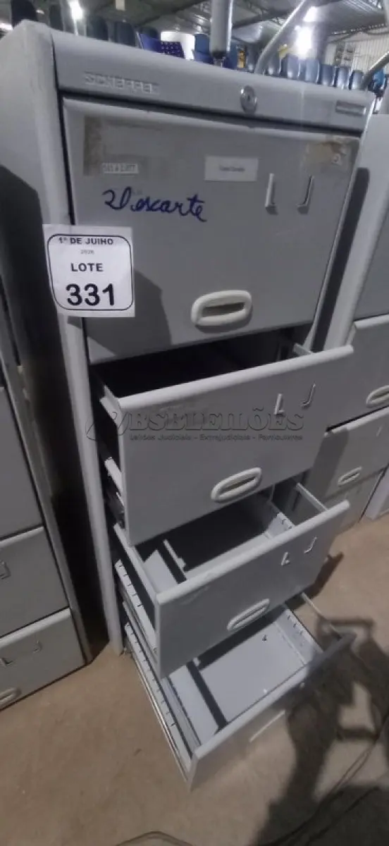 LOTE 331 - 01 ARQUIVO DE AÇO COM 04 GAVETAS. (NO ESTADO) ATENÇÃO! FAZER A VISITAÇÃO ANTES DE ARREMATAR, NÃO SABEMOS SE FUNCIONA, LEILÃO NÃO TEM GARANTIA E NEM DEVOLUÇÃO, SUJEITO A POSSÍVEIS AVARIAS VISÍVEIS/OCULTAS E/OU AUSÊNCIA DE COMPONENTES.