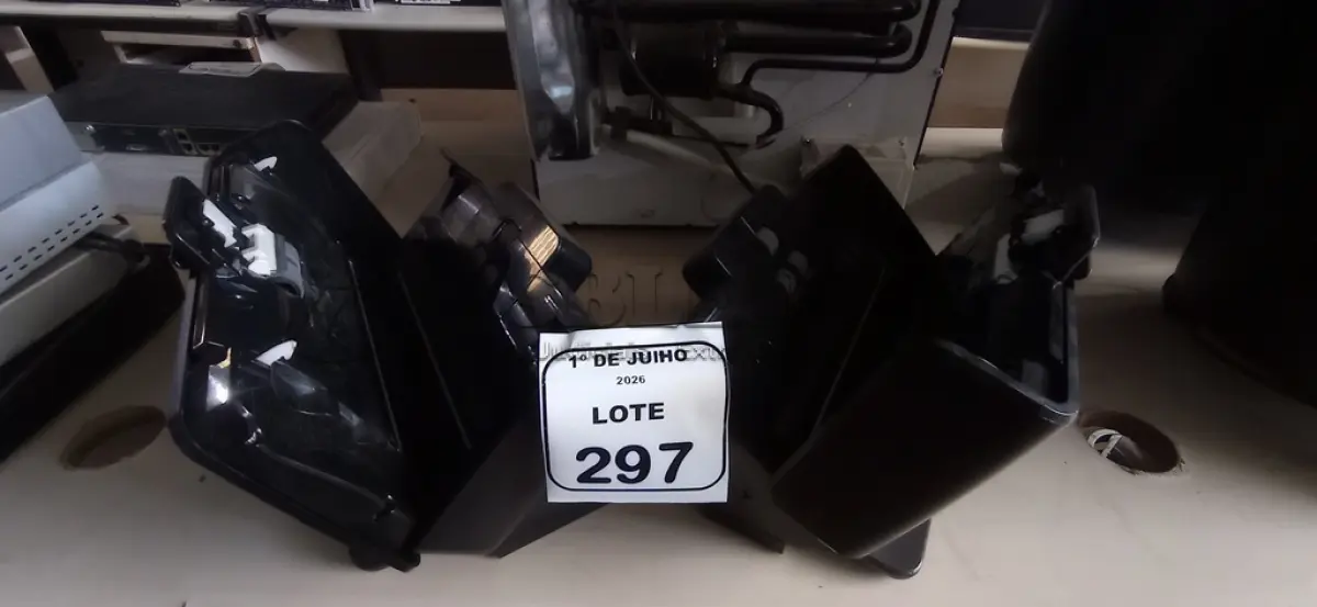 LOTE 297 - 02 SCANNERS I1190 MARCA KODAK. (NO ESTADO) ATENÇÃO! FAZER A VISITAÇÃO ANTES DE ARREMATAR, NÃO SABEMOS SE FUNCIONA, LEILÃO NÃO TEM GARANTIA E NEM DEVOLUÇÃO, SUJEITO A POSSÍVEIS AVARIAS VISÍVEIS/OCULTAS E/OU AUSÊNCIA DE COMPONENTES.