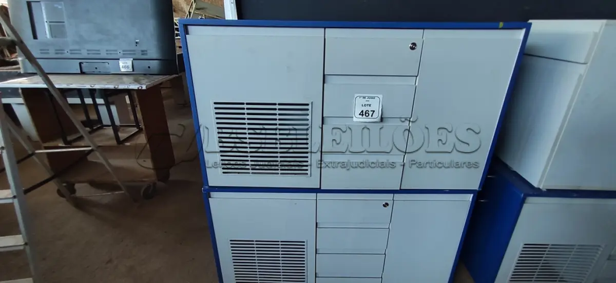 LOTE 467 - 02 BALCÕES DE ESCRITÓRIO COM 04 GAVETA COM 01 PORTA E 01 SUPORTE PARA CPU. (NO ESTADO) ATENÇÃO! FAZER A VISITAÇÃO ANTES DE ARREMATAR, NÃO SABEMOS SE FUNCIONA, LEILÃO NÃO TEM GARANTIA E NEM DEVOLUÇÃO, SUJEITO A POSSÍVEIS AVARIAS VISÍVEIS/OCULTAS E/OU AUSÊNCIA DE COMPONENTES.