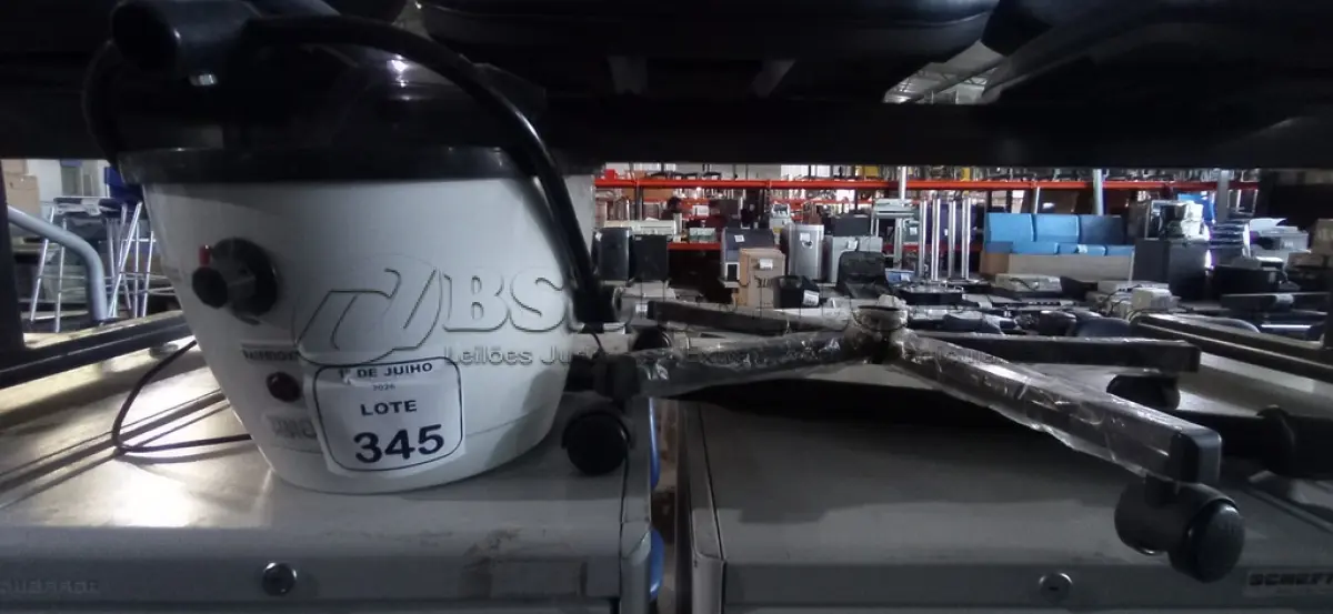 LOTE 345 - 01 SECADOR DE CABELO PROFISSIONAL MARCA MEGA BELL. (NO ESTADO) ATENÇÃO! FAZER A VISITAÇÃO ANTES DE ARREMATAR, NÃO SABEMOS SE FUNCIONA, LEILÃO NÃO TEM GARANTIA E NEM DEVOLUÇÃO, SUJEITO A POSSÍVEIS AVARIAS VISÍVEIS/OCULTAS E/OU AUSÊNCIA DE COMPONENTES.