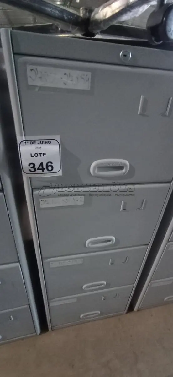 LOTE 346 - 01 ARQUIVO DE AÇO COM 04 GAVETAS. (NO ESTADO) ATENÇÃO! FAZER A VISITAÇÃO ANTES DE ARREMATAR, NÃO SABEMOS SE FUNCIONA, LEILÃO NÃO TEM GARANTIA E NEM DEVOLUÇÃO, SUJEITO A POSSÍVEIS AVARIAS VISÍVEIS/OCULTAS E/OU AUSÊNCIA DE COMPONENTES.