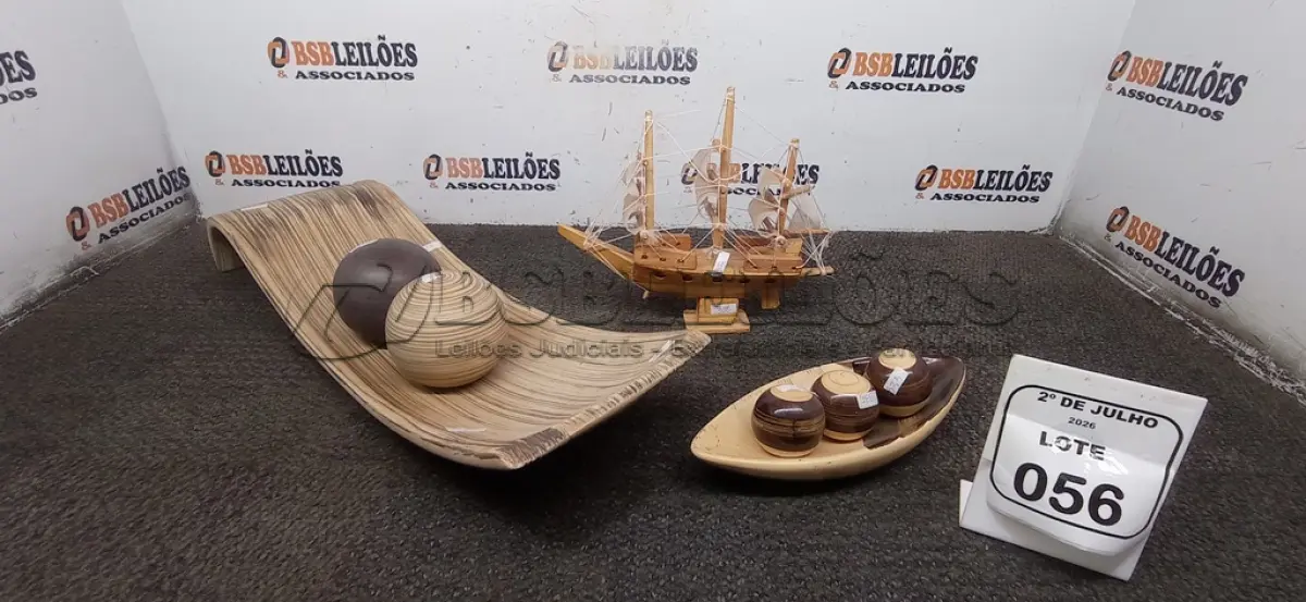 LOTE 056 - 01 LOTE COM VÁRIOS ITENS DECORATIVOS DIRETO. (NO ESTADO) ATENÇÃO! FAZER A VISITAÇÃO ANTES DE ARREMATAR, NÃO SABEMOS SE FUNCIONA, LEILÃO NÃO TEM GARANTIA E NEM DEVOLUÇÃO, SUJEITO A POSSÍVEIS AVARIAS VISÍVEIS/OCULTAS E/OU AUSÊNCIA DE COMPONENTES.