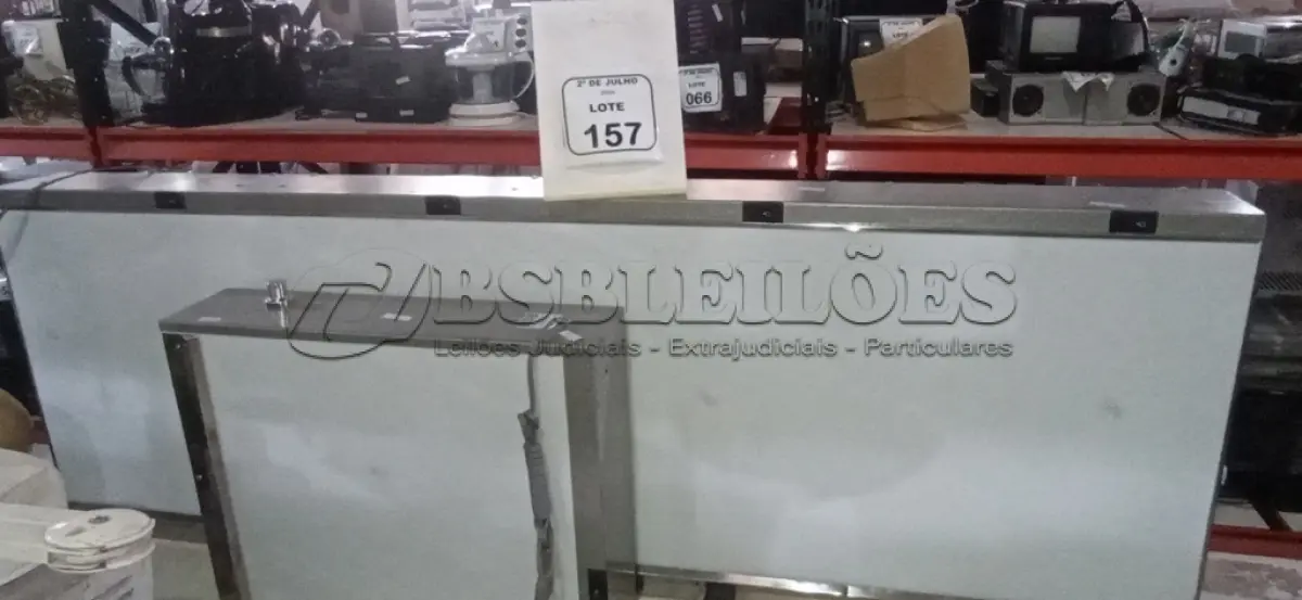 LOTE 157 - 02 NEGATOSCÓPIO MARCA EMB. (NO ESTADO) ATENÇÃO! FAZER A VISITAÇÃO ANTES DE ARREMATAR, NÃO SABEMOS SE FUNCIONA, LEILÃO NÃO TEM GARANTIA E NEM DEVOLUÇÃO, SUJEITO A POSSÍVEIS AVARIAS VISÍVEIS/OCULTAS E/OU AUSÊNCIA DE COMPONENTES.
