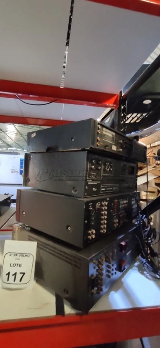 LOTE 117 - 01 APARELHO DE VÍDEO CASSETE E 03 RECEIVERS DE MODELOS DIVERSOS MARCA GRADIENTE. (NO ESTADO) ATENÇÃO! FAZER A VISITAÇÃO ANTES DE ARREMATAR, NÃO SABEMOS SE FUNCIONA, LEILÃO NÃO TEM GARANTIA E NEM DEVOLUÇÃO, SUJEITO A POSSÍVEIS AVARIAS VISÍVEIS/OCULTAS E/OU AUSÊNCIA DE COMPONENTES.
