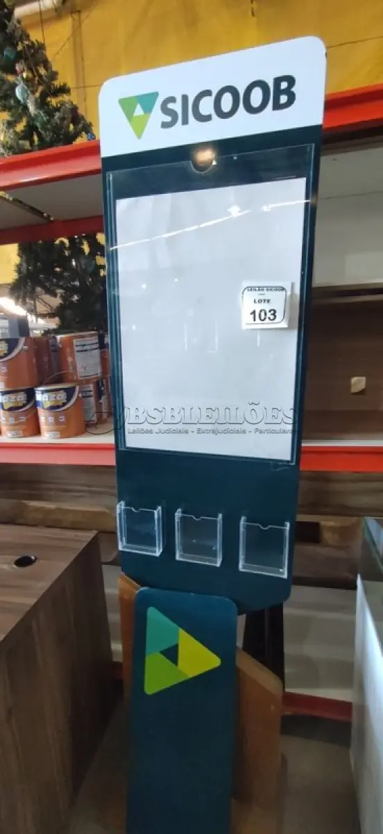 LOTE 103 - 01 PAINEL EM MADEIRA PARA DIVULGAÇÃO DE PANFLETOS. (NO ESTADO) ATENÇÃO! FAZER A VISITAÇÃO ANTES DE ARREMATAR, NÃO SABEMOS SE FUNCIONA, LEILÃO NÃO TEM GARANTIA E NEM DEVOLUÇÃO, SUJEITO A POSSÍVEIS AVARIAS VISÍVEIS/OCULTAS E/OU AUSÊNCIA DE COMPONENTES.