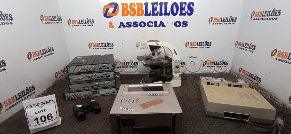 LOTE 106 - 01 MICROSCÓPIO, 01 SECRETÁRIA ELETRÔNICA MODELO M-139B MARCA SANYO, 01 GRAVADOR DE VÍDEO CASSETE MARCA JVC E 05 APARELHOS DVR INCOMPLETOS. (NO ESTADO) ATENÇÃO! FAZER A VISITAÇÃO ANTES DE ARREMATAR, NÃO SABEMOS SE FUNCIONA, LEILÃO NÃO TEM GARANTIA E NEM DEVOLUÇÃO, SUJEITO A POSSÍVEIS AVARIAS VISÍVEIS/OCULTAS E/OU AUSÊNCIA DE COMPONENTES.
