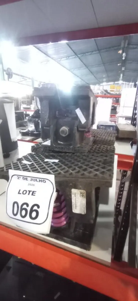 LOTE 066 - 05 ISOLADORES DE VIBRAÇÃO INDUSTRIAL MARCA VMC GROUP. (NO ESTADO) ATENÇÃO! FAZER A VISITAÇÃO ANTES DE ARREMATAR, NÃO SABEMOS SE FUNCIONA, LEILÃO NÃO TEM GARANTIA E NEM DEVOLUÇÃO, SUJEITO A POSSÍVEIS AVARIAS VISÍVEIS/OCULTAS E/OU AUSÊNCIA DE COMPONENTES.