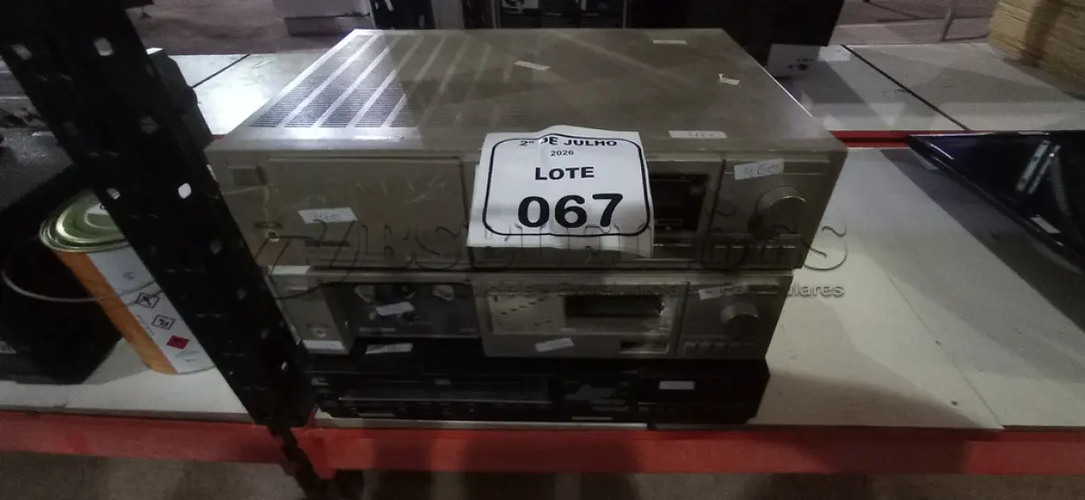 LOTE 067 - 02 RÁDIOS MODELO DS-20 MARCA GRADIENTE E 01 APARELHO DE VÍDEO CASSETE. (NO ESTADO) ATENÇÃO! FAZER A VISITAÇÃO ANTES DE ARREMATAR, NÃO SABEMOS SE FUNCIONA, LEILÃO NÃO TEM GARANTIA E NEM DEVOLUÇÃO, SUJEITO A POSSÍVEIS AVARIAS VISÍVEIS/OCULTAS E/OU AUSÊNCIA DE COMPONENTES.