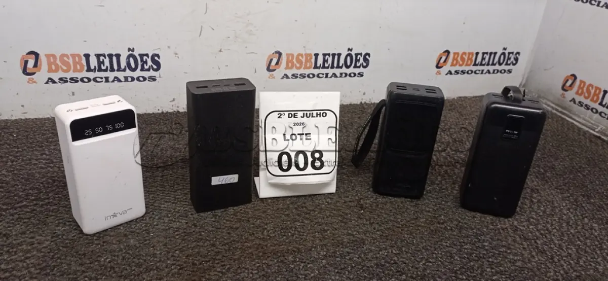 LOTE 008 - 04 POWER BANK DE MARCAS DIVERSAS. (NO ESTADO) ATENÇÃO! FAZER A VISITAÇÃO ANTES DE ARREMATAR, NÃO SABEMOS SE FUNCIONA, LEILÃO NÃO TEM GARANTIA E NEM DEVOLUÇÃO, SUJEITO A POSSÍVEIS AVARIAS VISÍVEIS/OCULTAS E/OU AUSÊNCIA DE COMPONENTES.