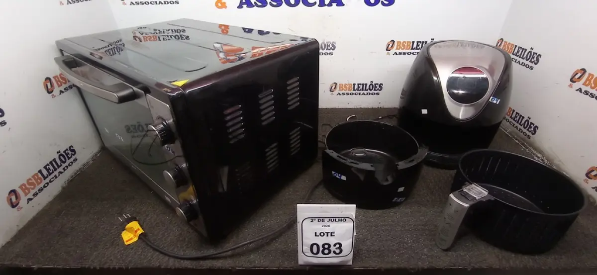 LOTE 083 - 01 FORNO ELÉTRICO 52L MARCA MONDIAL E 01 AIRFRYER 220V MARCA MONDIAL. (NO ESTADO) ATENÇÃO! FAZER A VISITAÇÃO ANTES DE ARREMATAR, NÃO SABEMOS SE FUNCIONA, LEILÃO NÃO TEM GARANTIA E NEM DEVOLUÇÃO, SUJEITO A POSSÍVEIS AVARIAS VISÍVEIS/OCULTAS E/OU AUSÊNCIA DE COMPONENTES.