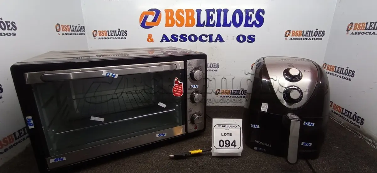 LOTE 094 - 01 FORNO ELÉTRICO 52L MARCA MONDIAL E 01 AIRFRYER 220V MARCA MONDIAL. (NO ESTADO) ATENÇÃO! FAZER A VISITAÇÃO ANTES DE ARREMATAR, NÃO SABEMOS SE FUNCIONA, LEILÃO NÃO TEM GARANTIA E NEM DEVOLUÇÃO, SUJEITO A POSSÍVEIS AVARIAS VISÍVEIS/OCULTAS E/OU AUSÊNCIA DE COMPONENTES.