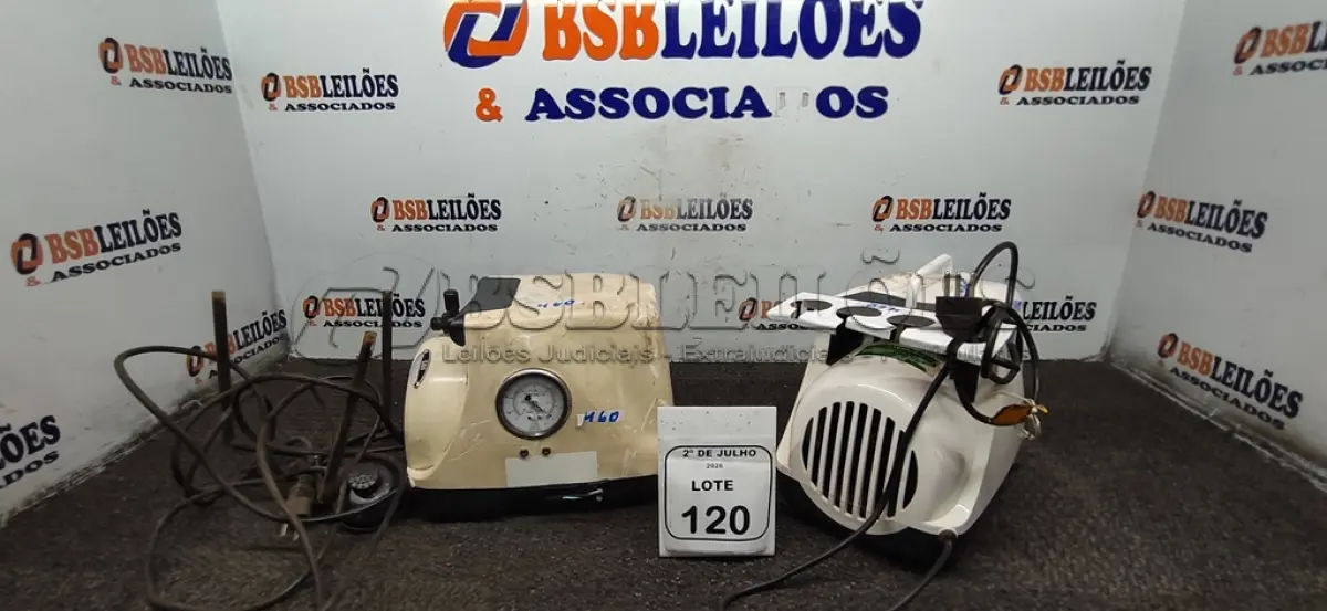 LOTE 120 - 02 ASPIRADORES CIRÚRGICOS INCOMPLETOS. (NO ESTADO) ATENÇÃO! FAZER A VISITAÇÃO ANTES DE ARREMATAR, NÃO SABEMOS SE FUNCIONA, LEILÃO NÃO TEM GARANTIA E NEM DEVOLUÇÃO, SUJEITO A POSSÍVEIS AVARIAS VISÍVEIS/OCULTAS E/OU AUSÊNCIA DE COMPONENTES.