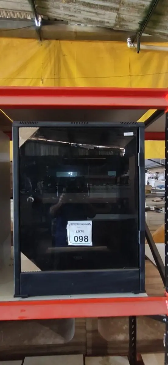 LOTE 098 - 01 RACK PARA SERVIDORES. (NO ESTADO) ATENÇÃO! FAZER A VISITAÇÃO ANTES DE ARREMATAR, NÃO SABEMOS SE FUNCIONA, LEILÃO NÃO TEM GARANTIA E NEM DEVOLUÇÃO, SUJEITO A POSSÍVEIS AVARIAS VISÍVEIS/OCULTAS E/OU AUSÊNCIA DE COMPONENTES.