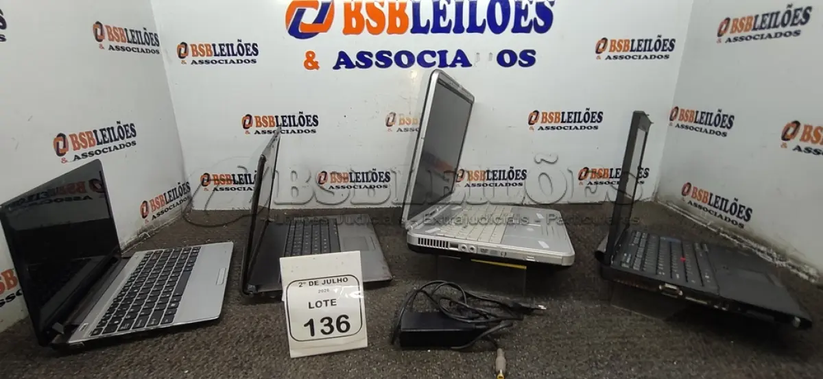 LOTE 136 - 04 NOTEBOOKS DE MARCAS E MODELOS DIVERSOS PARA RETIRADA DE PEÇAS. (NO ESTADO) ATENÇÃO! FAZER A VISITAÇÃO ANTES DE ARREMATAR, NÃO SABEMOS SE FUNCIONA, LEILÃO NÃO TEM GARANTIA E NEM DEVOLUÇÃO, SUJEITO A POSSÍVEIS AVARIAS VISÍVEIS/OCULTAS E/OU AUSÊNCIA DE COMPONENTES.