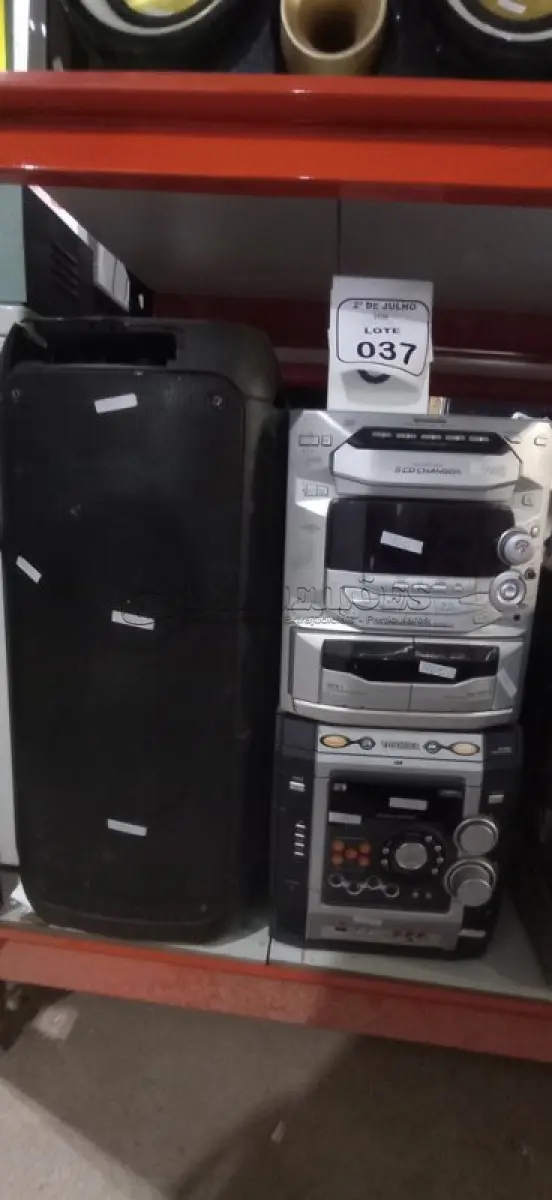LOTE 037 - 03 APARELHOS DE SOM DE MARCAS E MODELOS DIVERSOS. (NO ESTADO) ATENÇÃO! FAZER A VISITAÇÃO ANTES DE ARREMATAR, NÃO SABEMOS SE FUNCIONA, LEILÃO NÃO TEM GARANTIA E NEM DEVOLUÇÃO, SUJEITO A POSSÍVEIS AVARIAS VISÍVEIS/OCULTAS E/OU AUSÊNCIA DE COMPONENTES.