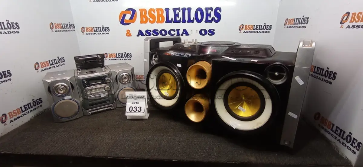 LOTE 033 - 01 APARELHO DE SOM MODELO PARTY MACHINE FWP2000 MARCA PHILCO E 01 MICRO SYSTEM MARCA HYPSON. (NO ESTADO) ATENÇÃO! FAZER A VISITAÇÃO ANTES DE ARREMATAR, NÃO SABEMOS SE FUNCIONA, LEILÃO NÃO TEM GARANTIA E NEM DEVOLUÇÃO, SUJEITO A POSSÍVEIS AVARIAS VISÍVEIS/OCULTAS E/OU AUSÊNCIA DE COMPONENTES.