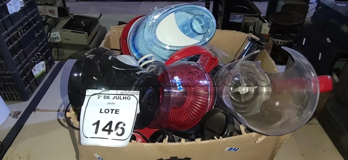 LOTE 146 - 01 LOTE COM VÁRIAS PEÇAS DE LIQUIDIFICADORES E MULTIPROCESSADORES DE MODELOS DIVERSOS MARCA MONDIAL. (NO ESTADO) ATENÇÃO! FAZER A VISITAÇÃO ANTES DE ARREMATAR, NÃO SABEMOS SE FUNCIONA, LEILÃO NÃO TEM GARANTIA E NEM DEVOLUÇÃO, SUJEITO A POSSÍVEIS AVARIAS VISÍVEIS/OCULTAS E/OU AUSÊNCIA DE COMPONENTES.