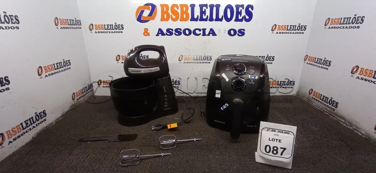 LOTE 087 - 01 AIR FRYER 4L MARCA MONDIAL E 01 BATEDEIRA MARCA MONDIAL. (NO ESTADO) ATENÇÃO! FAZER A VISITAÇÃO ANTES DE ARREMATAR, NÃO SABEMOS SE FUNCIONA, LEILÃO NÃO TEM GARANTIA E NEM DEVOLUÇÃO, SUJEITO A POSSÍVEIS AVARIAS VISÍVEIS/OCULTAS E/OU AUSÊNCIA DE COMPONENTES.