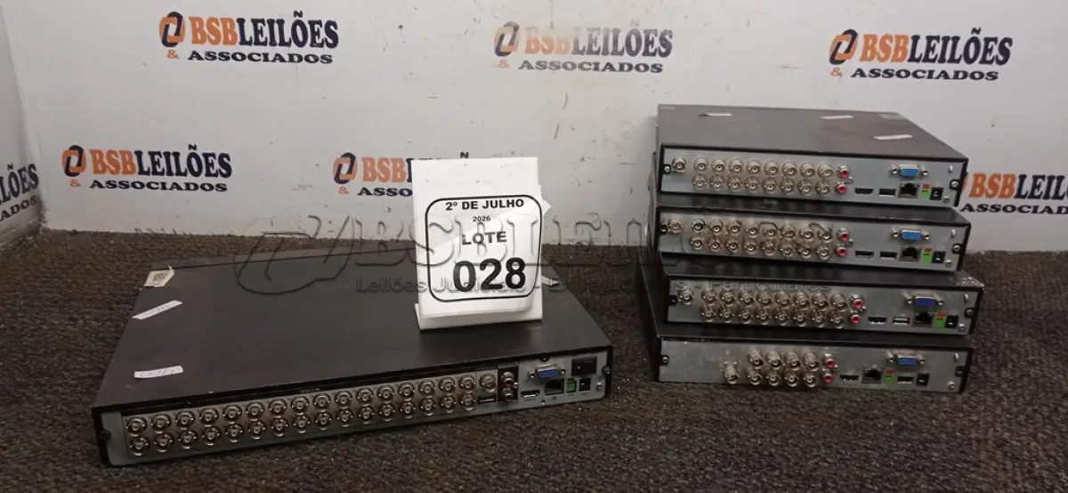 LOTE 028 - 05 APARELHOS DVR INCOMPLETOS. (NO ESTADO) ATENÇÃO! FAZER A VISITAÇÃO ANTES DE ARREMATAR, NÃO SABEMOS SE FUNCIONA, LEILÃO NÃO TEM GARANTIA E NEM DEVOLUÇÃO, SUJEITO A POSSÍVEIS AVARIAS VISÍVEIS/OCULTAS E/OU AUSÊNCIA DE COMPONENTES.