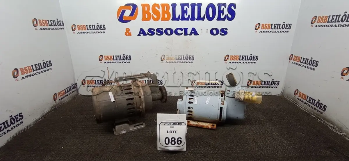 LOTE 086 - 02 MOTORES ELÉTRICOS. (NO ESTADO) ATENÇÃO! FAZER A VISITAÇÃO ANTES DE ARREMATAR, NÃO SABEMOS SE FUNCIONA, LEILÃO NÃO TEM GARANTIA E NEM DEVOLUÇÃO, SUJEITO A POSSÍVEIS AVARIAS VISÍVEIS/OCULTAS E/OU AUSÊNCIA DE COMPONENTES.