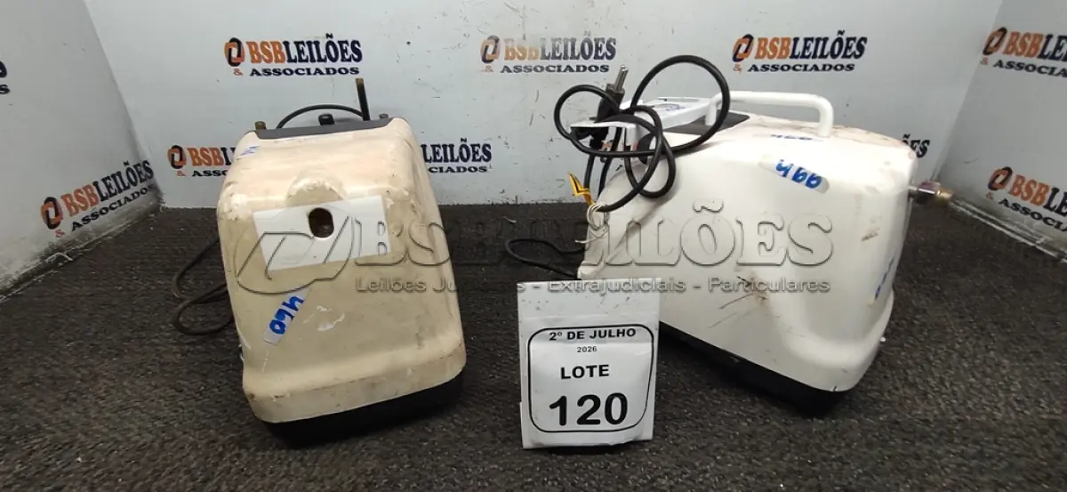 LOTE 120 - 02 ASPIRADORES CIRÚRGICOS INCOMPLETOS. (NO ESTADO) ATENÇÃO! FAZER A VISITAÇÃO ANTES DE ARREMATAR, NÃO SABEMOS SE FUNCIONA, LEILÃO NÃO TEM GARANTIA E NEM DEVOLUÇÃO, SUJEITO A POSSÍVEIS AVARIAS VISÍVEIS/OCULTAS E/OU AUSÊNCIA DE COMPONENTES.