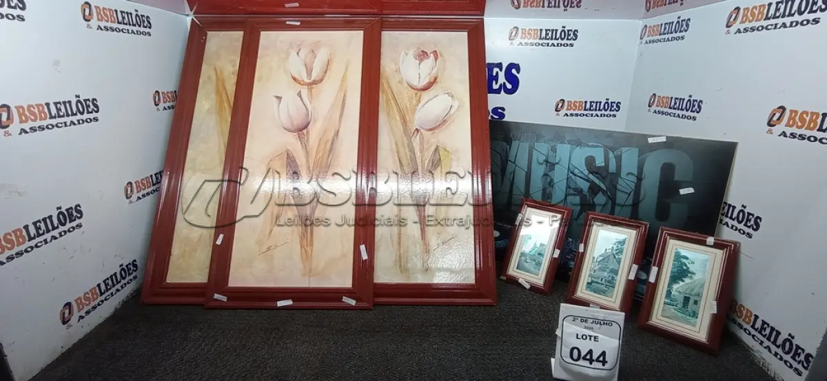 LOTE 044 - 07 QUADROS DECORATIVOS. (NO ESTADO) ATENÇÃO! FAZER A VISITAÇÃO ANTES DE ARREMATAR, NÃO SABEMOS SE FUNCIONA, LEILÃO NÃO TEM GARANTIA E NEM DEVOLUÇÃO, SUJEITO A POSSÍVEIS AVARIAS VISÍVEIS/OCULTAS E/OU AUSÊNCIA DE COMPONENTES.