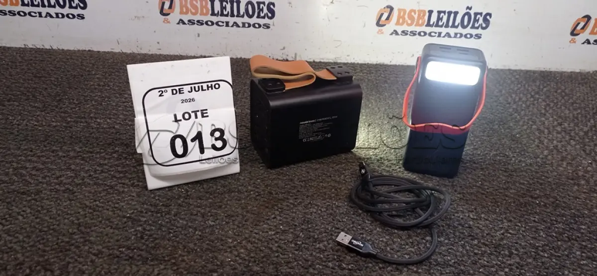 LOTE 013 - 02 POWER BANK DE MARCAS DIVERSAS. (NO ESTADO) ATENÇÃO! FAZER A VISITAÇÃO ANTES DE ARREMATAR, NÃO SABEMOS SE FUNCIONA, LEILÃO NÃO TEM GARANTIA E NEM DEVOLUÇÃO, SUJEITO A POSSÍVEIS AVARIAS VISÍVEIS/OCULTAS E/OU AUSÊNCIA DE COMPONENTES.