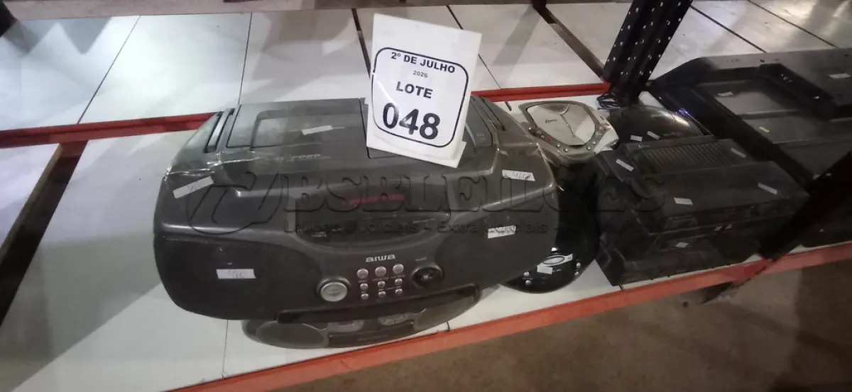 LOTE 048 - 08 APARELHOS DE SOM DE MARCAS E MODELOS DIVERSOS. (NO ESTADO) ATENÇÃO! FAZER A VISITAÇÃO ANTES DE ARREMATAR, NÃO SABEMOS SE FUNCIONA, LEILÃO NÃO TEM GARANTIA E NEM DEVOLUÇÃO, SUJEITO A POSSÍVEIS AVARIAS VISÍVEIS/OCULTAS E/OU AUSÊNCIA DE COMPONENTES.
