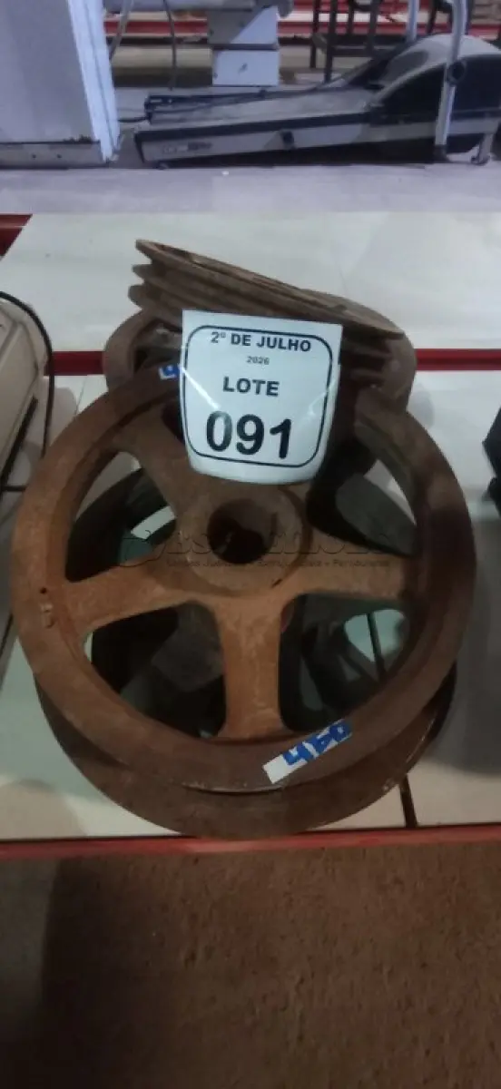 LOTE 091 - 07 POLIAS DE FERRO. (NO ESTADO) ATENÇÃO! FAZER A VISITAÇÃO ANTES DE ARREMATAR, NÃO SABEMOS SE FUNCIONA, LEILÃO NÃO TEM GARANTIA E NEM DEVOLUÇÃO, SUJEITO A POSSÍVEIS AVARIAS VISÍVEIS/OCULTAS E/OU AUSÊNCIA DE COMPONENTES.
