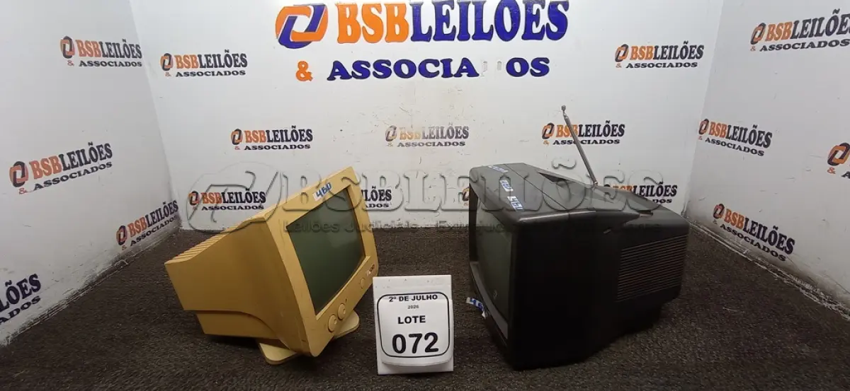 LOTE 072 - 01 MINI TV E 01 MINI MONITOR MONOCROMÁTICA MARCA ADD. (NO ESTADO) ATENÇÃO! FAZER A VISITAÇÃO ANTES DE ARREMATAR, NÃO SABEMOS SE FUNCIONA, LEILÃO NÃO TEM GARANTIA E NEM DEVOLUÇÃO, SUJEITO A POSSÍVEIS AVARIAS VISÍVEIS/OCULTAS E/OU AUSÊNCIA DE COMPONENTES.