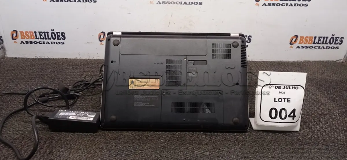 LOTE 004 - 01 NOTEBOOK MARCA HP COM FONTE. (NO ESTADO) ATENÇÃO! FAZER A VISITAÇÃO ANTES DE ARREMATAR, NÃO SABEMOS SE FUNCIONA, LEILÃO NÃO TEM GARANTIA E NEM DEVOLUÇÃO, SUJEITO A POSSÍVEIS AVARIAS VISÍVEIS/OCULTAS E/OU AUSÊNCIA DE COMPONENTES.