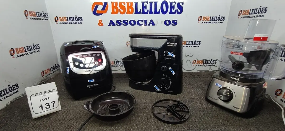 LOTE 137 - 01 PANIFICADORA, 01 MULTIPROCESSADOR E 01 BATEDEIRA PLANETÁRIA MARCA MONDIAL. (NO ESTADO) ATENÇÃO! FAZER A VISITAÇÃO ANTES DE ARREMATAR, NÃO SABEMOS SE FUNCIONA, LEILÃO NÃO TEM GARANTIA E NEM DEVOLUÇÃO, SUJEITO A POSSÍVEIS AVARIAS VISÍVEIS/OCULTAS E/OU AUSÊNCIA DE COMPONENTES.