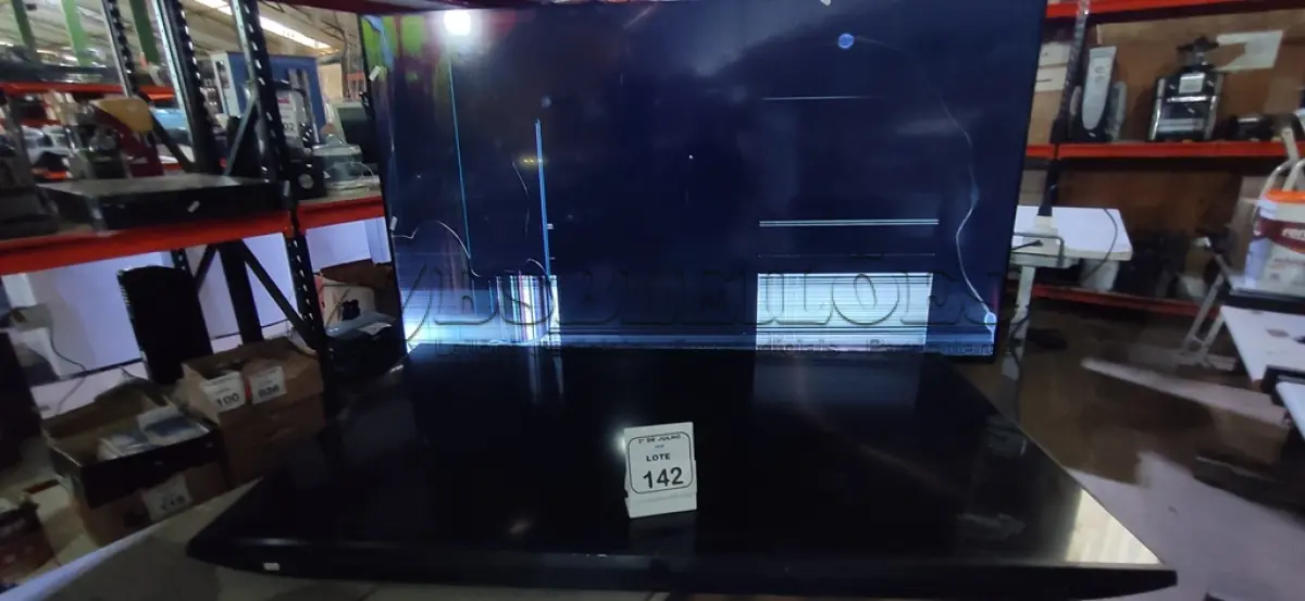 LOTE 142 - 01 TV 70’’ MARCA PHILIPS E 01 TV 60’’ PARA RETIRADA DE PEÇAS. (NO ESTADO) ATENÇÃO! FAZER A VISITAÇÃO ANTES DE ARREMATAR, NÃO SABEMOS SE FUNCIONA, LEILÃO NÃO TEM GARANTIA E NEM DEVOLUÇÃO, SUJEITO A POSSÍVEIS AVARIAS VISÍVEIS/OCULTAS E/OU AUSÊNCIA DE COMPONENTES.