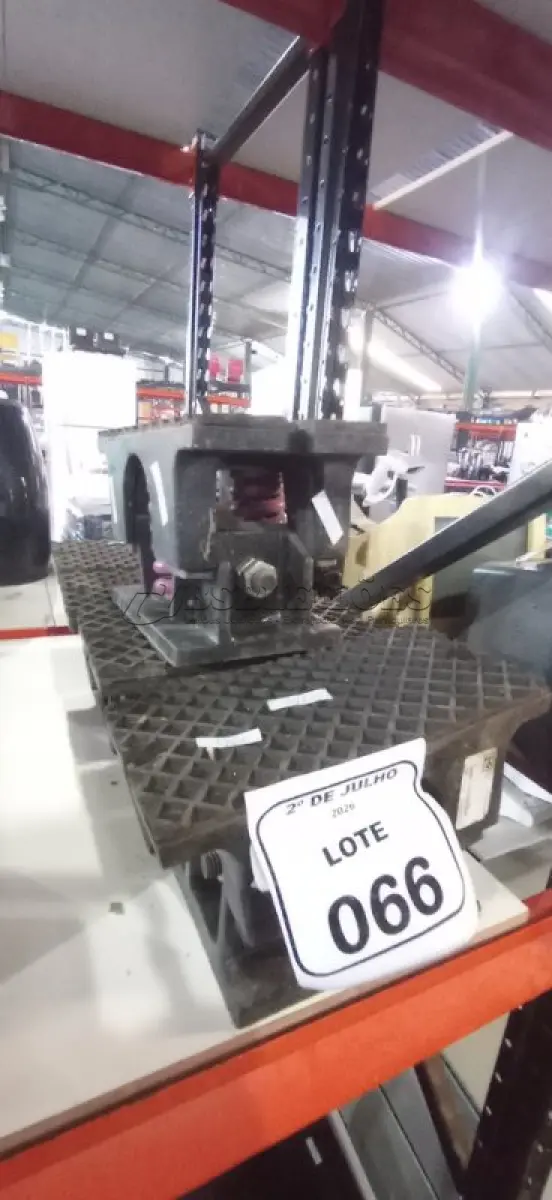 LOTE 066 - 05 ISOLADORES DE VIBRAÇÃO INDUSTRIAL MARCA VMC GROUP. (NO ESTADO) ATENÇÃO! FAZER A VISITAÇÃO ANTES DE ARREMATAR, NÃO SABEMOS SE FUNCIONA, LEILÃO NÃO TEM GARANTIA E NEM DEVOLUÇÃO, SUJEITO A POSSÍVEIS AVARIAS VISÍVEIS/OCULTAS E/OU AUSÊNCIA DE COMPONENTES.