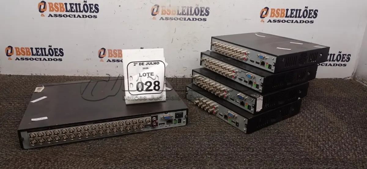 LOTE 028 - 05 APARELHOS DVR INCOMPLETOS. (NO ESTADO) ATENÇÃO! FAZER A VISITAÇÃO ANTES DE ARREMATAR, NÃO SABEMOS SE FUNCIONA, LEILÃO NÃO TEM GARANTIA E NEM DEVOLUÇÃO, SUJEITO A POSSÍVEIS AVARIAS VISÍVEIS/OCULTAS E/OU AUSÊNCIA DE COMPONENTES.