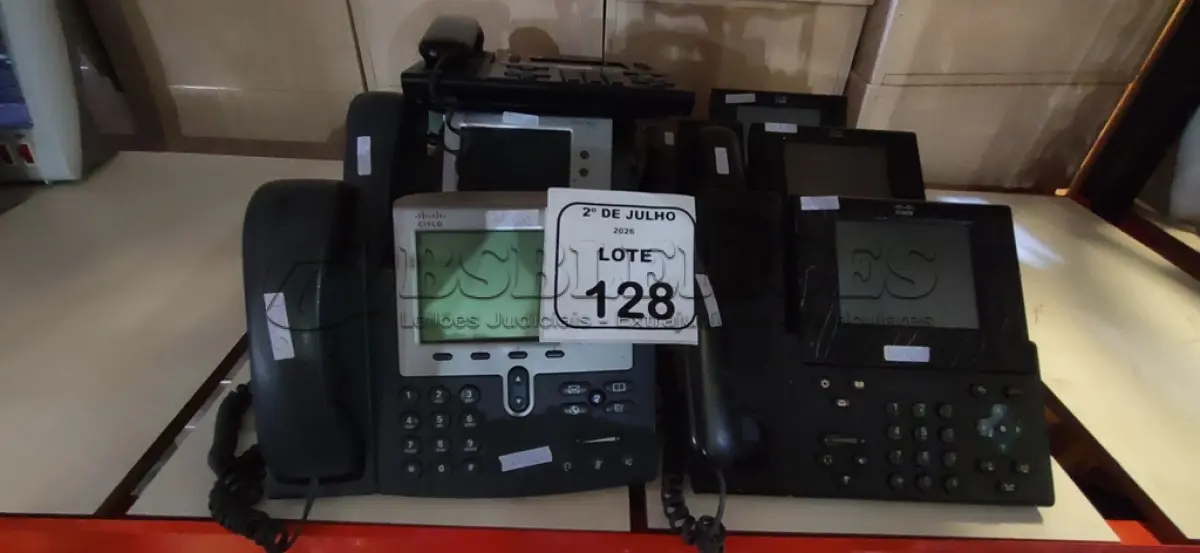 LOTE 128 - 01 LOTE COM VÁRIOS APARELHOS DE TELEFONE IP DE MODELOS DIVERSOS MARCA CISCO. (NO ESTADO) ATENÇÃO! FAZER A VISITAÇÃO ANTES DE ARREMATAR, NÃO SABEMOS SE FUNCIONA, LEILÃO NÃO TEM GARANTIA E NEM DEVOLUÇÃO, SUJEITO A POSSÍVEIS AVARIAS VISÍVEIS/OCULTAS E/OU AUSÊNCIA DE COMPONENTES.