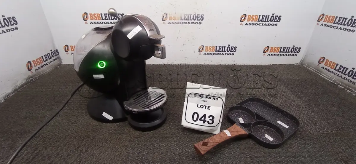 LOTE 043 - 01 CAFETEIRA MARCA NESCAFÉ E 01 FRIGIDEIRA ANTIADERENTE COM DIVISÓRIAS. (NO ESTADO) ATENÇÃO! FAZER A VISITAÇÃO ANTES DE ARREMATAR, NÃO SABEMOS SE FUNCIONA, LEILÃO NÃO TEM GARANTIA E NEM DEVOLUÇÃO, SUJEITO A POSSÍVEIS AVARIAS VISÍVEIS/OCULTAS E/OU AUSÊNCIA DE COMPONENTES.