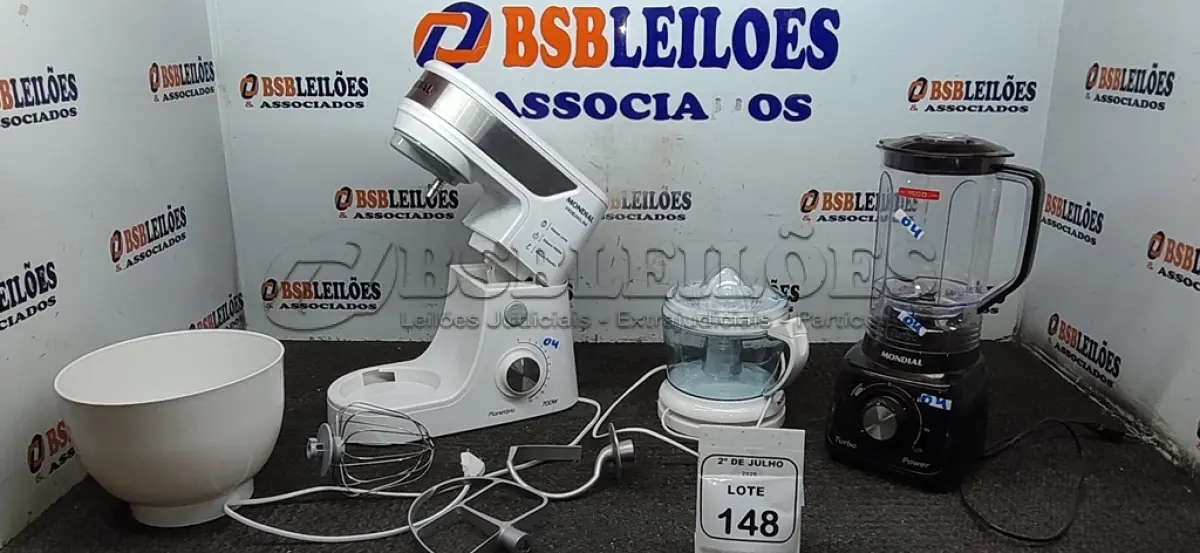 LOTE 148 - 01 BATEDEIRA PLANETÁRIA, 01 ESPREMEDOR DE FRUTAS E 01 LIQUIDIFICADOR MARCA MONDIAL. (NO ESTADO) ATENÇÃO! FAZER A VISITAÇÃO ANTES DE ARREMATAR, NÃO SABEMOS SE FUNCIONA, LEILÃO NÃO TEM GARANTIA E NEM DEVOLUÇÃO, SUJEITO A POSSÍVEIS AVARIAS VISÍVEIS/OCULTAS E/OU AUSÊNCIA DE COMPONENTES.